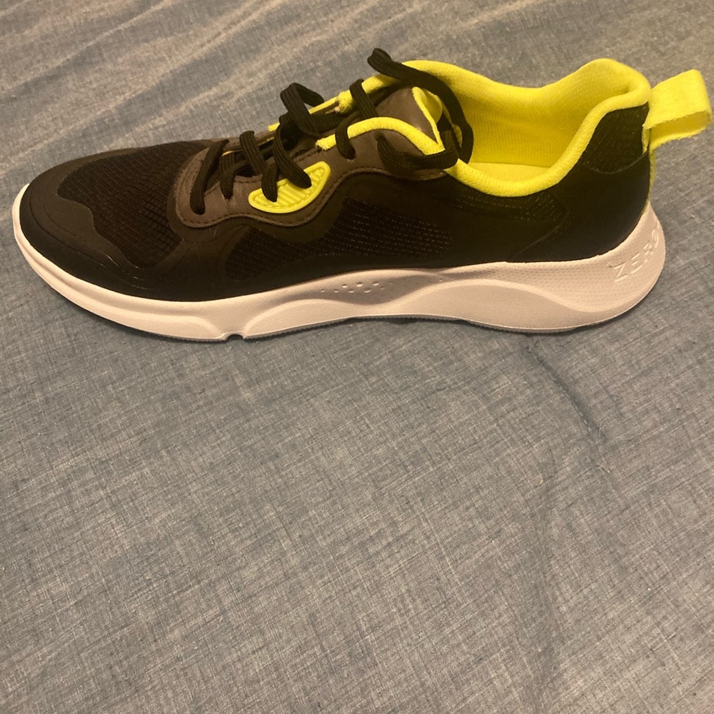 Womens size 8.  Zero ground Cole Hann tennis shoes.  Brand new in box.